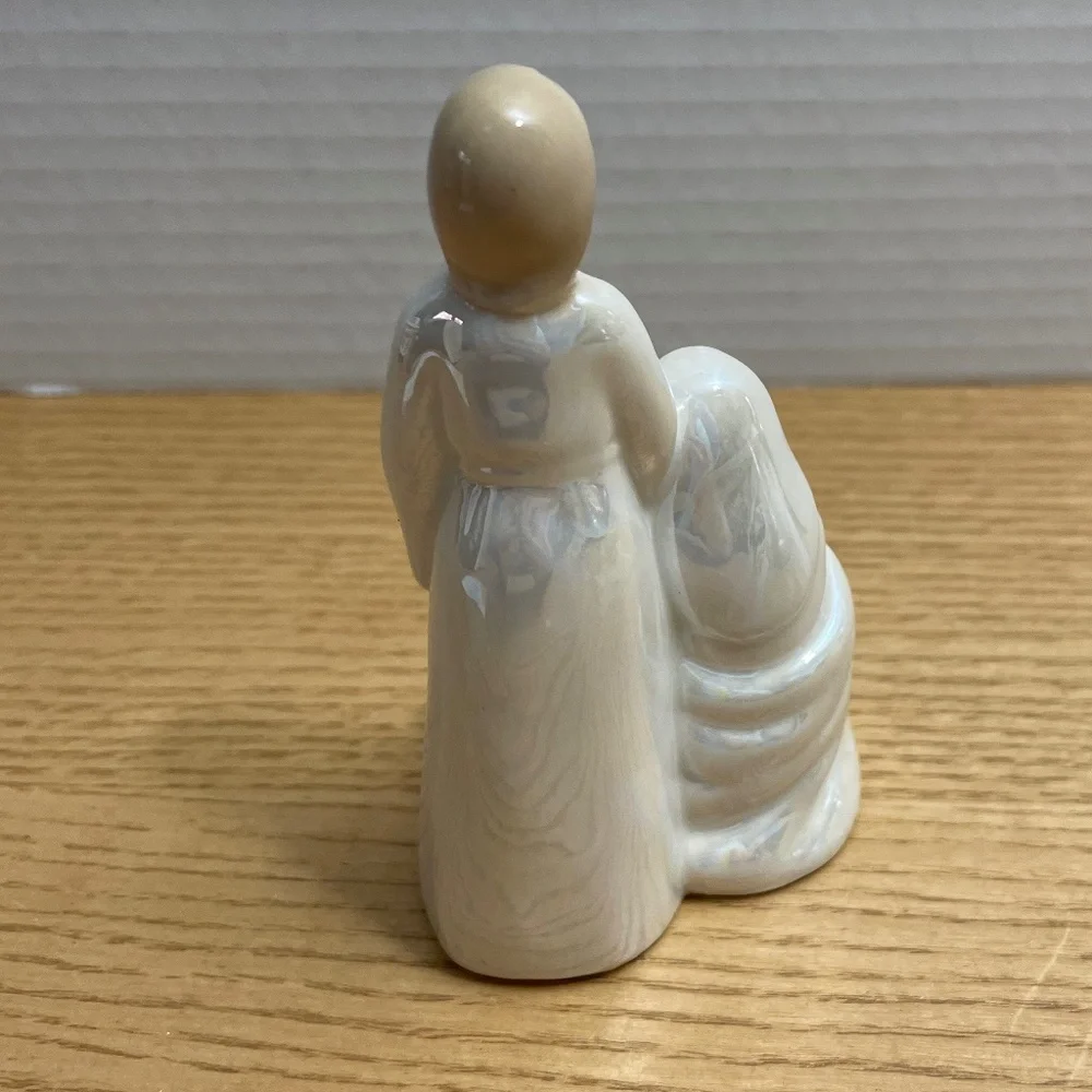 Pier 1 Nativity Holy Family Iridescent Pearl Porcelain Mary Joseph Jesus Retired
